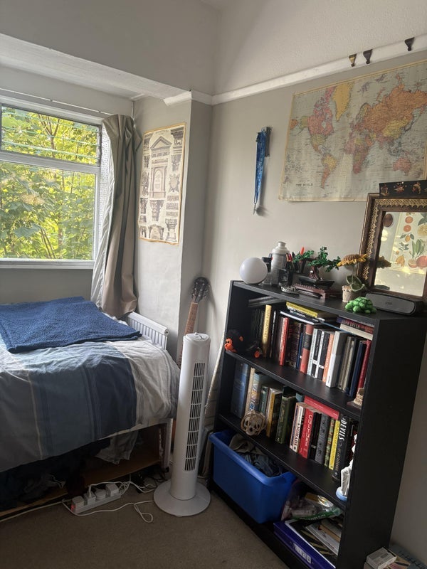 Room Park Place Drive in Greater London