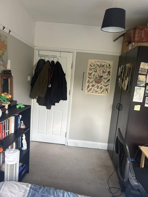 Room Park Place Drive in Greater London