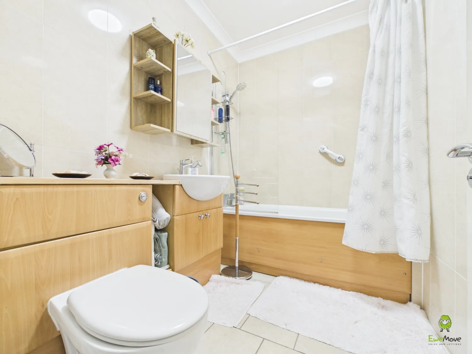 Flat Victoria Road in Greater London