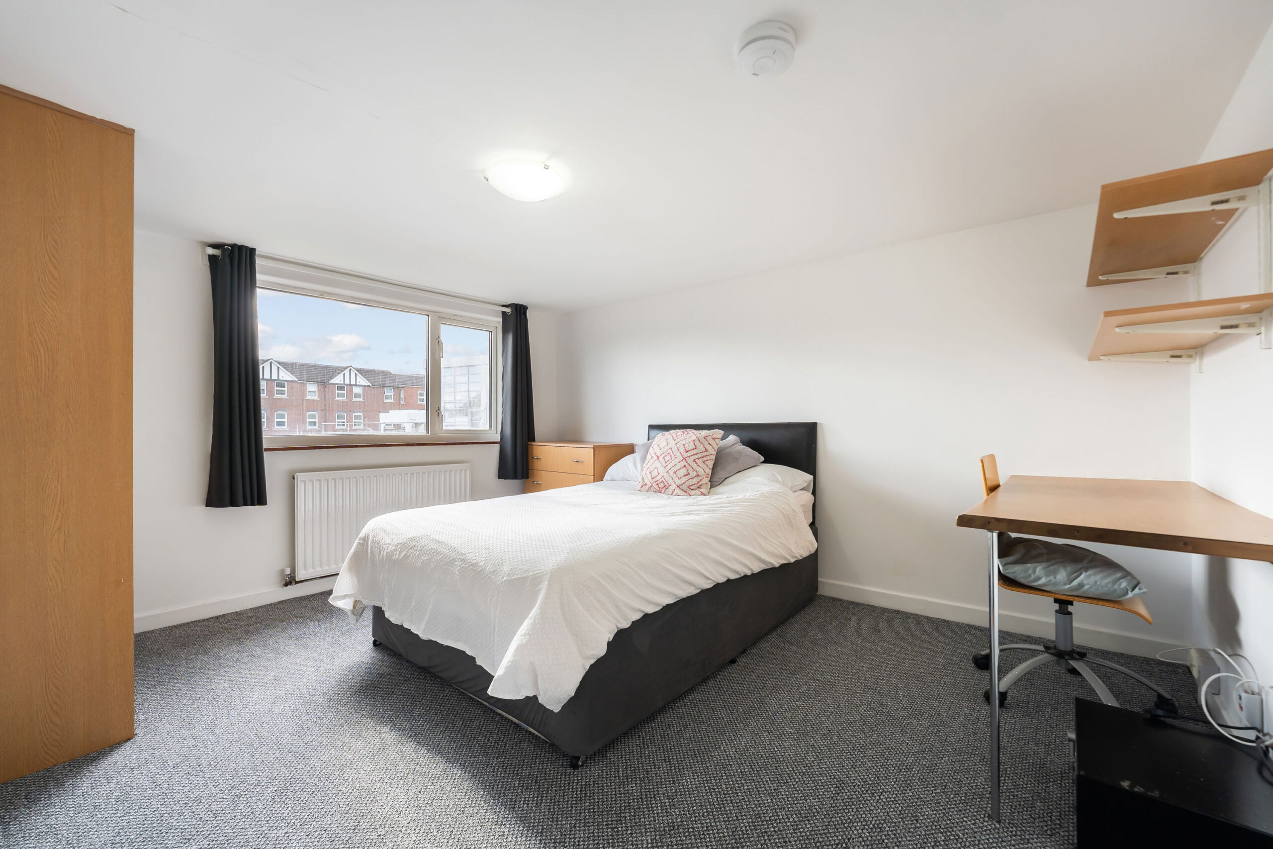 Room Harrow Road in Birmingham