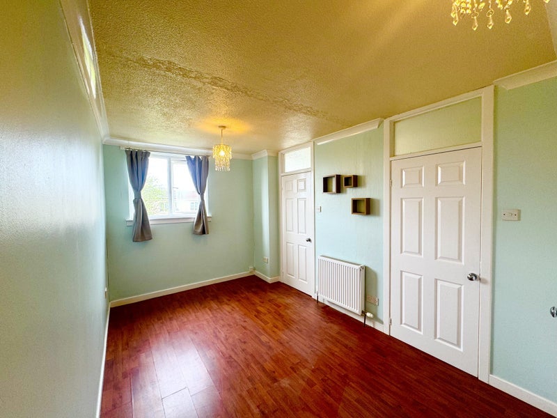 Room Drygrange Road in Glasgow