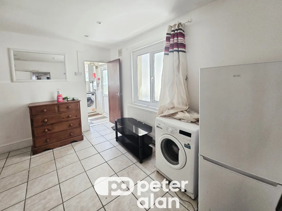 Flat Finsbury Terrace in Swansea