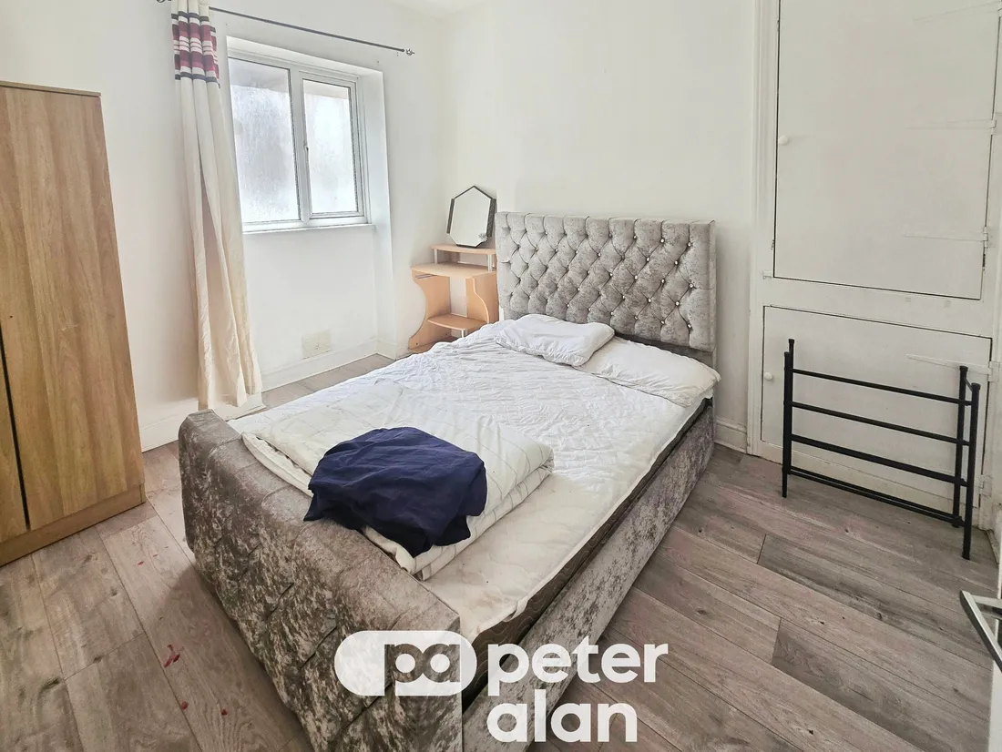 Flat Finsbury Terrace in Swansea
