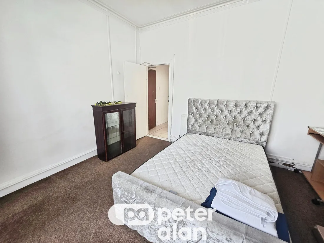 Flat Finsbury Terrace in Swansea