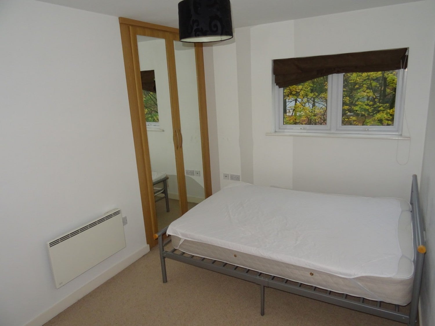 Flat Petworth Close in Manchester