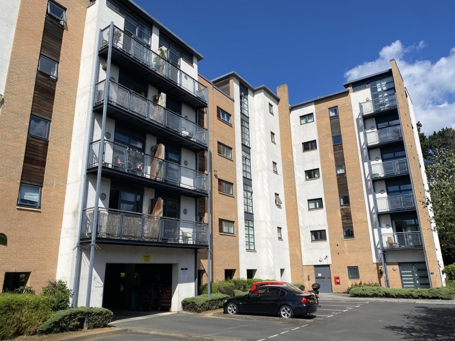 Flat Petworth Close in Manchester