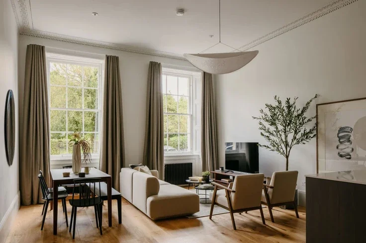 Flat Claremont Crescent in City of Edinburgh