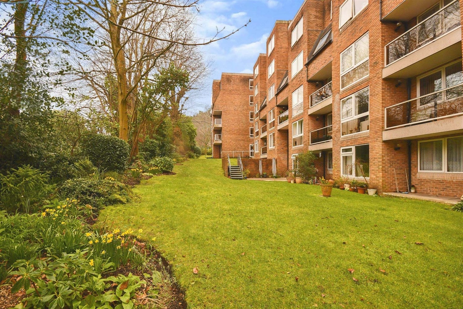 Flat Portarlington Road in Bournemouth