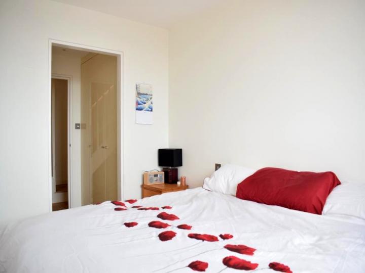 Flat Kingsland Road in Greater London