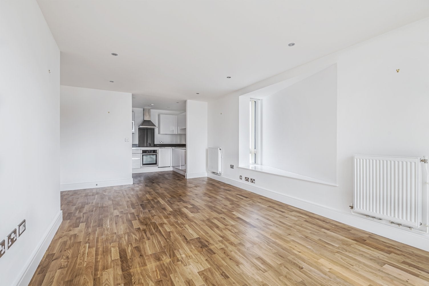 Flat Dowells Street in Greater London