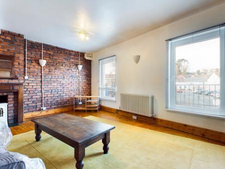 Flat Eversley Road in Swansea