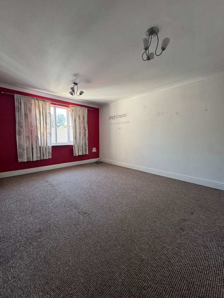 Flat Covesfield in Gravesham