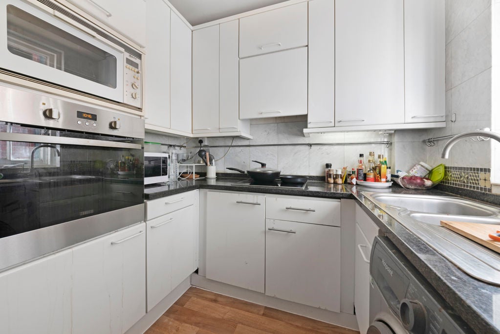 Flat Finchley Road in City of Westminster
