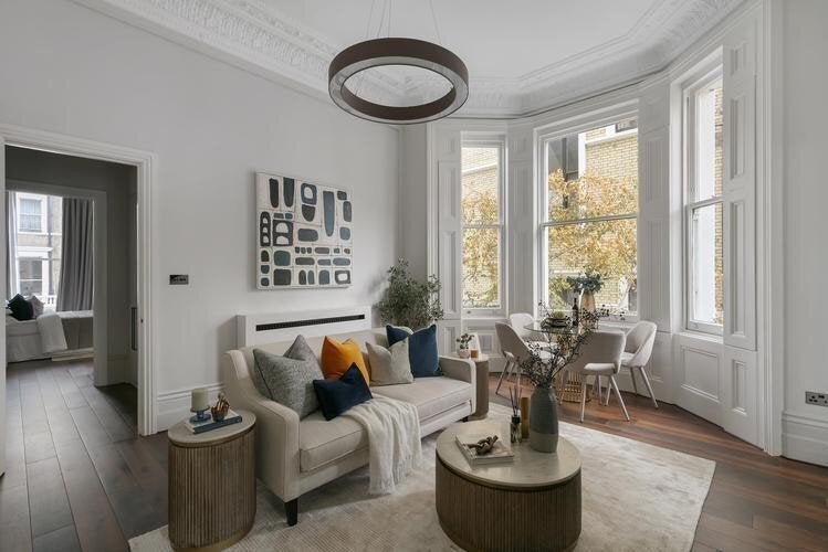 Flat Southwell Gardens in Greater London