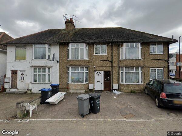 Flat Pembroke Road in Greater London