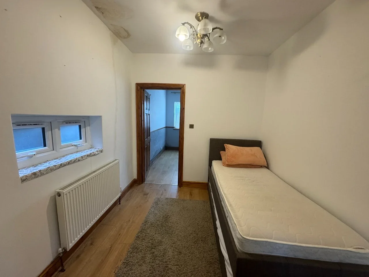 Flat Fairlop Gardens in Greater London