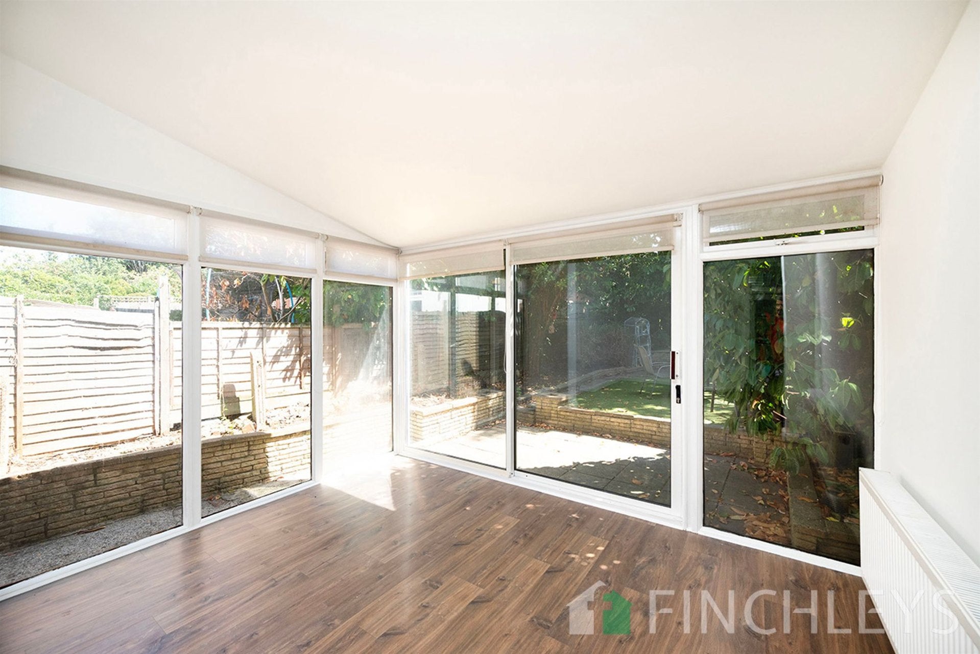 Flat Cavendish Avenue in Greater London