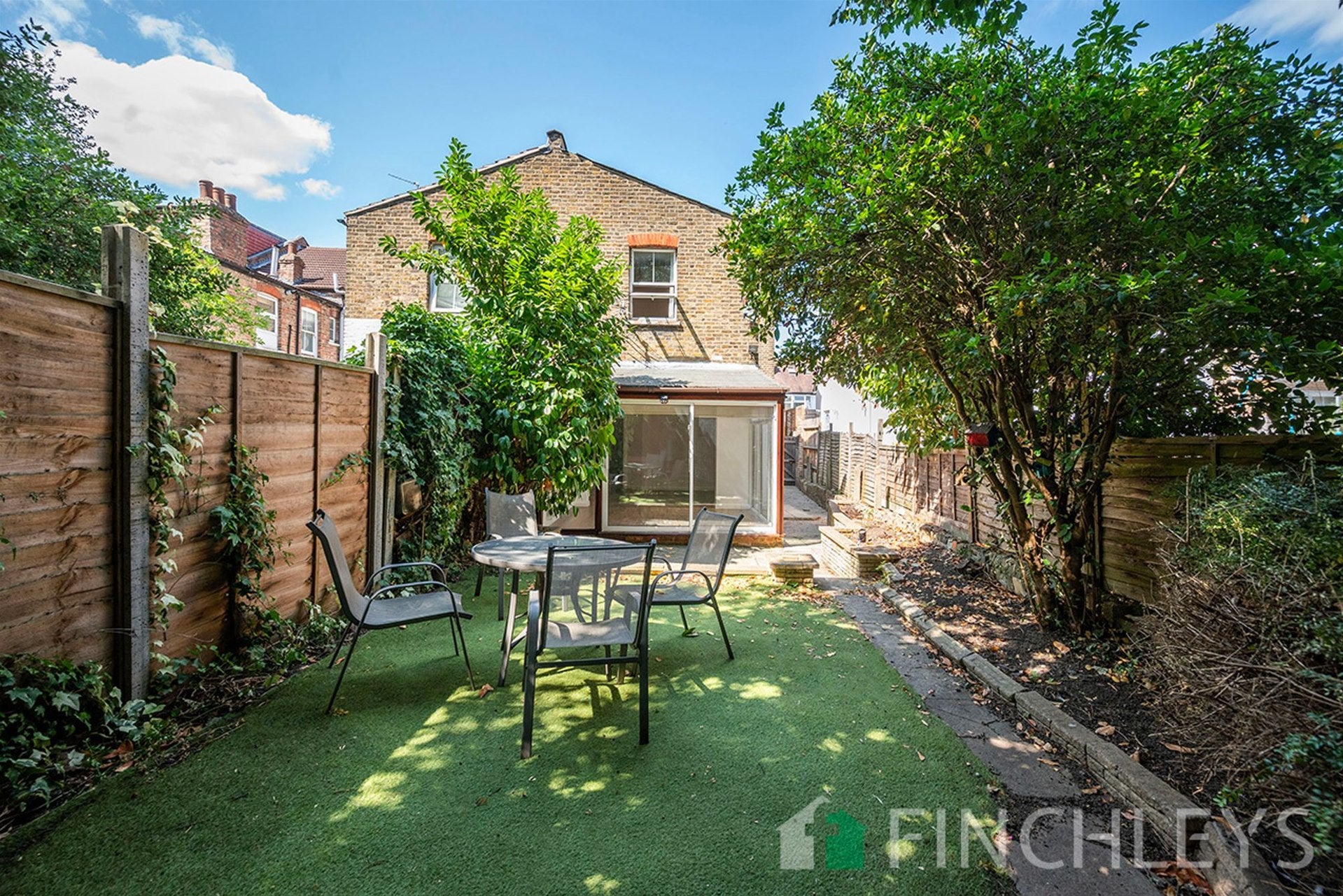 Flat Cavendish Avenue in Greater London