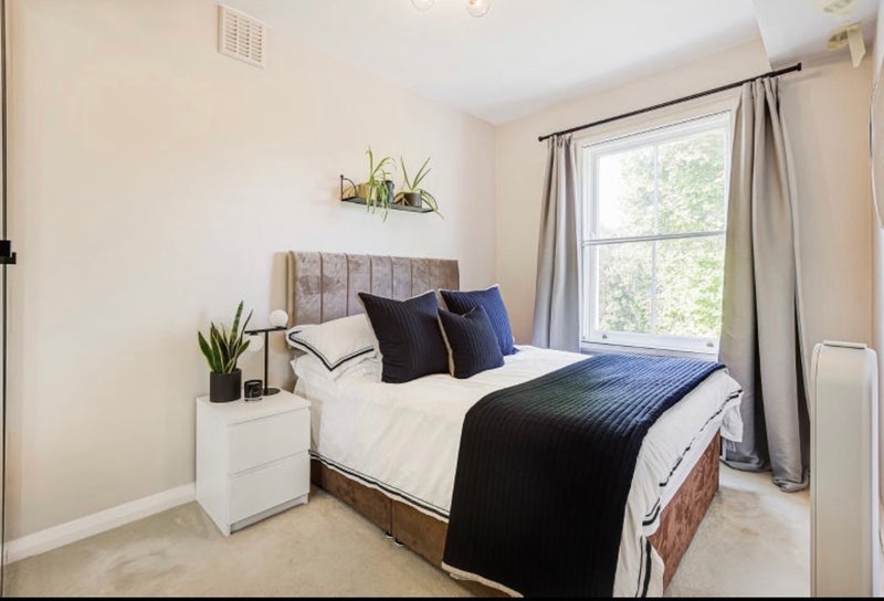 Room Sinclair Gardens in Greater London