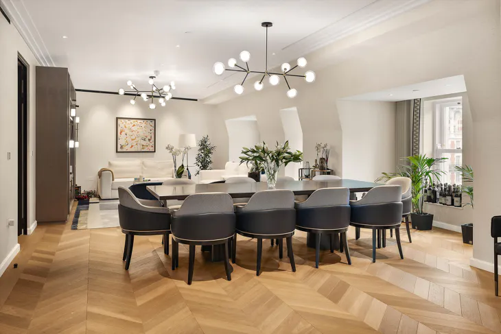 Flat Basil Street in Greater London