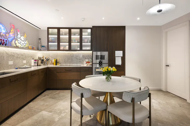 Flat Basil Street in Greater London
