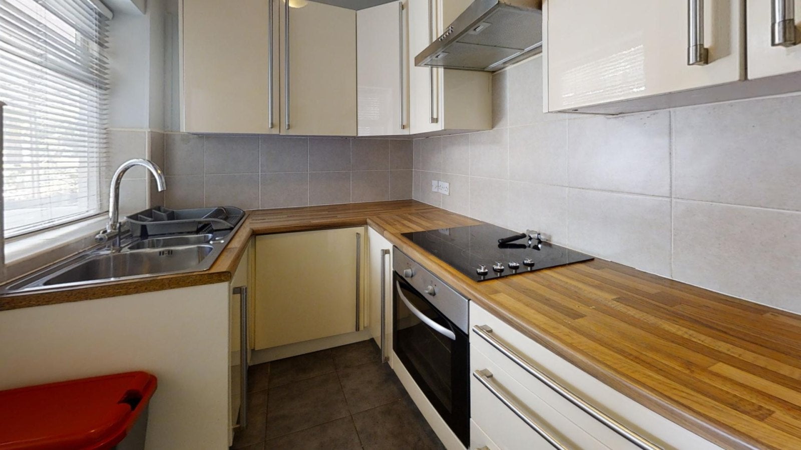 Flat Shoreham Street in Sheffield