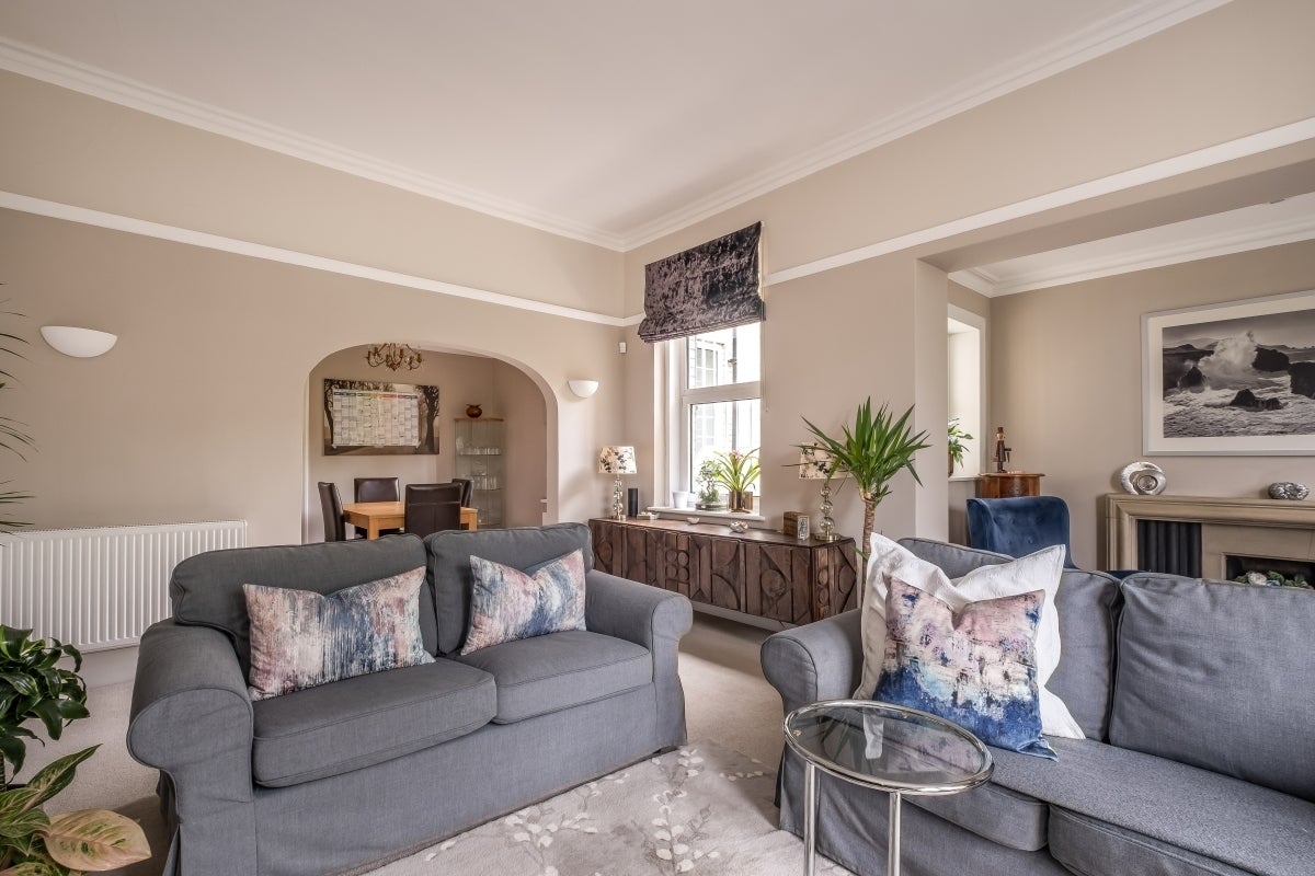 Flat Putney Hill in Greater London