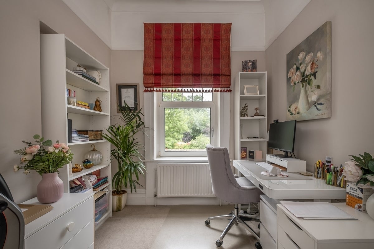 Flat Putney Hill in Greater London
