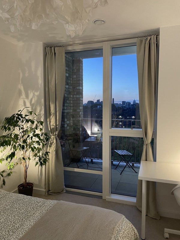 Room New Kent Road in Greater London