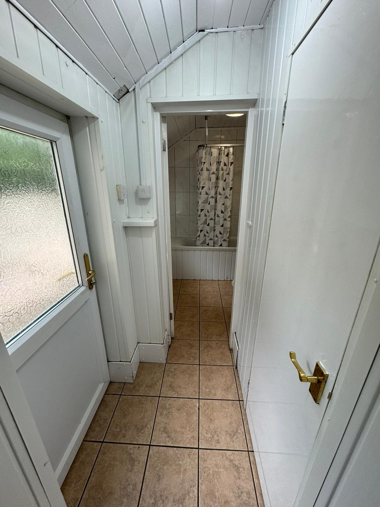 Room Crowther Street in Stoke-on-Trent