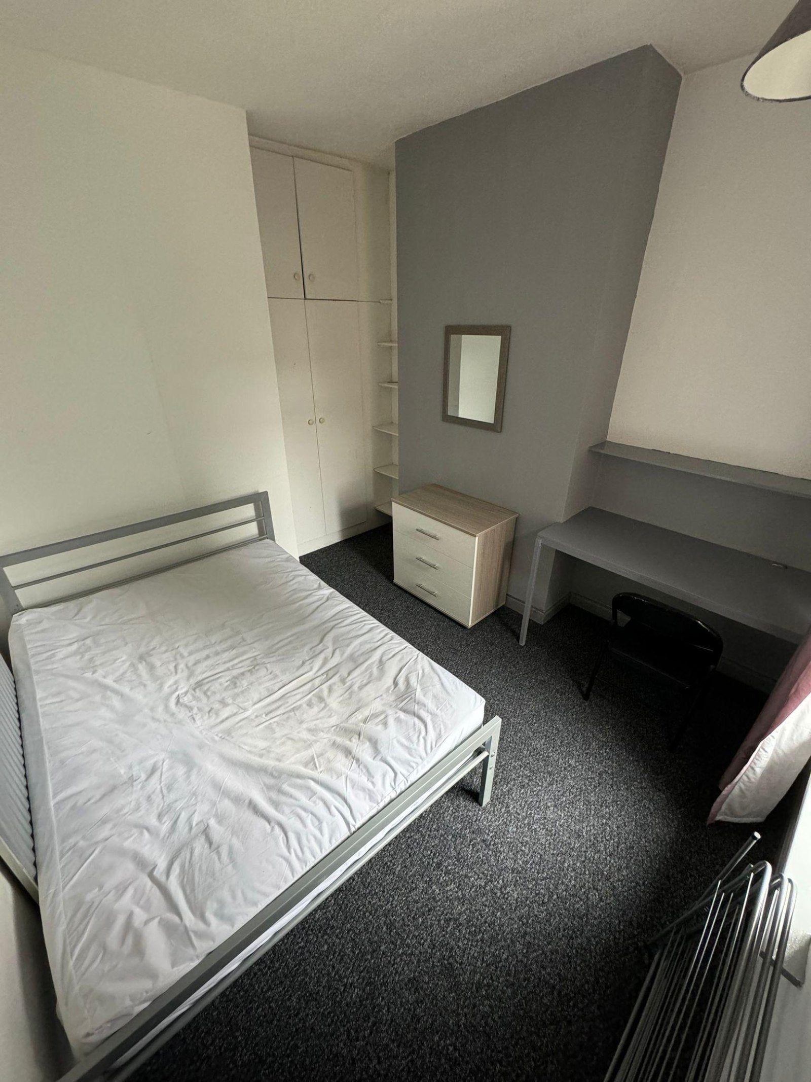 Room Crowther Street in Stoke-on-Trent