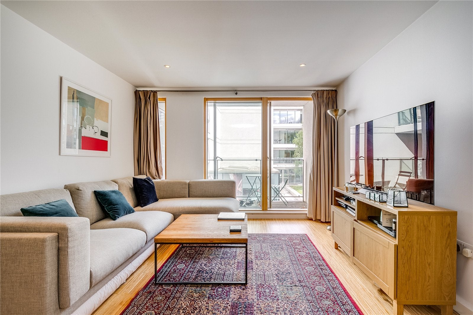 Flat Grafton Square in Greater London