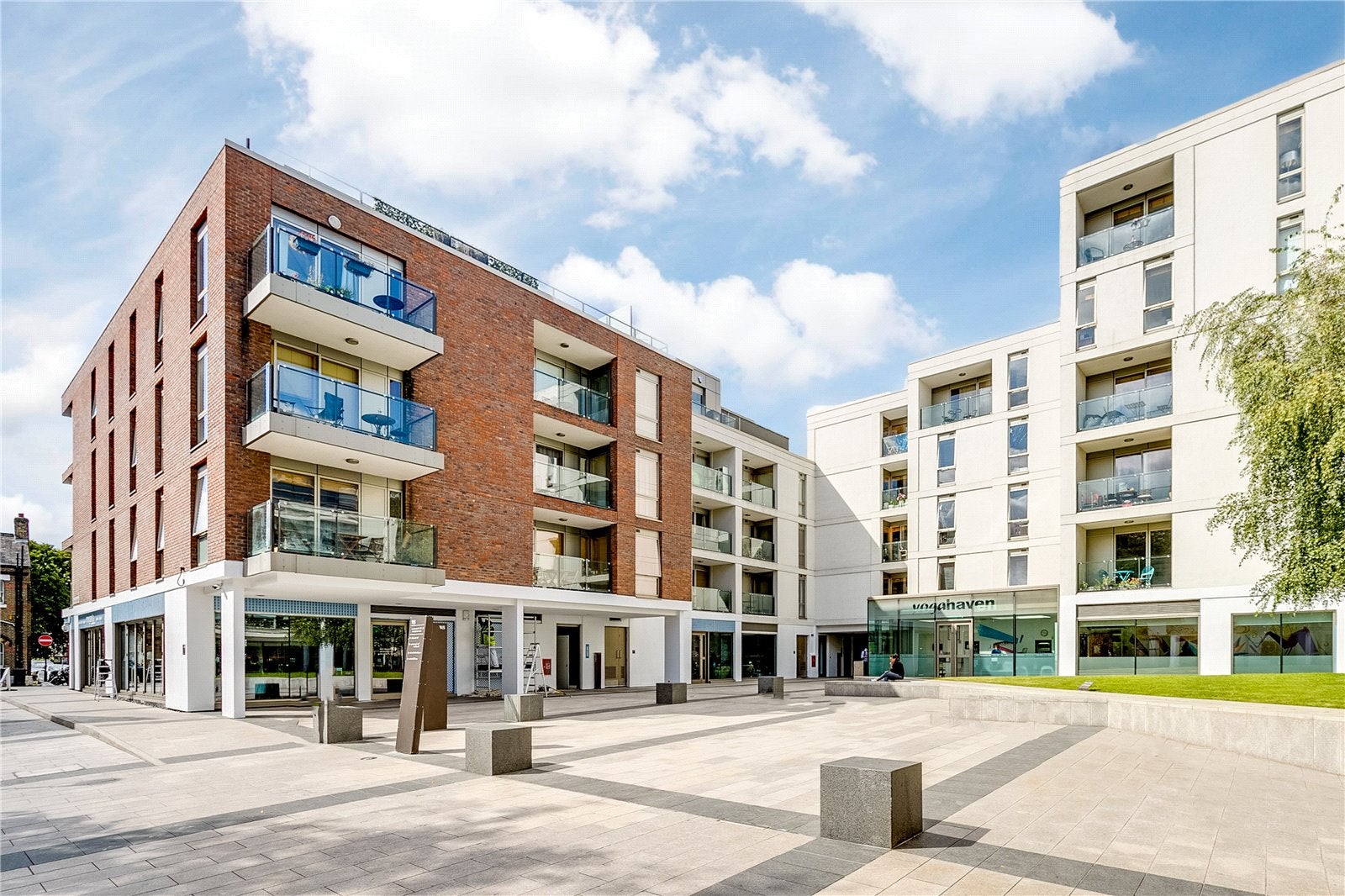 Flat Grafton Square in Greater London