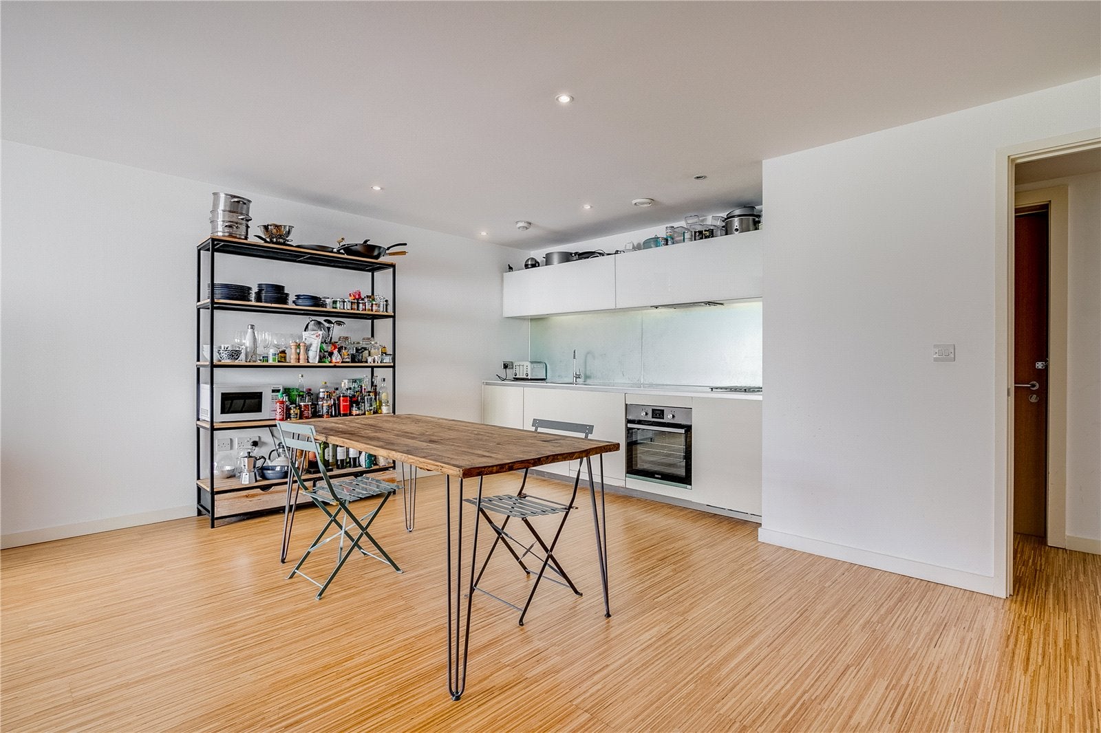 Flat Grafton Square in Greater London