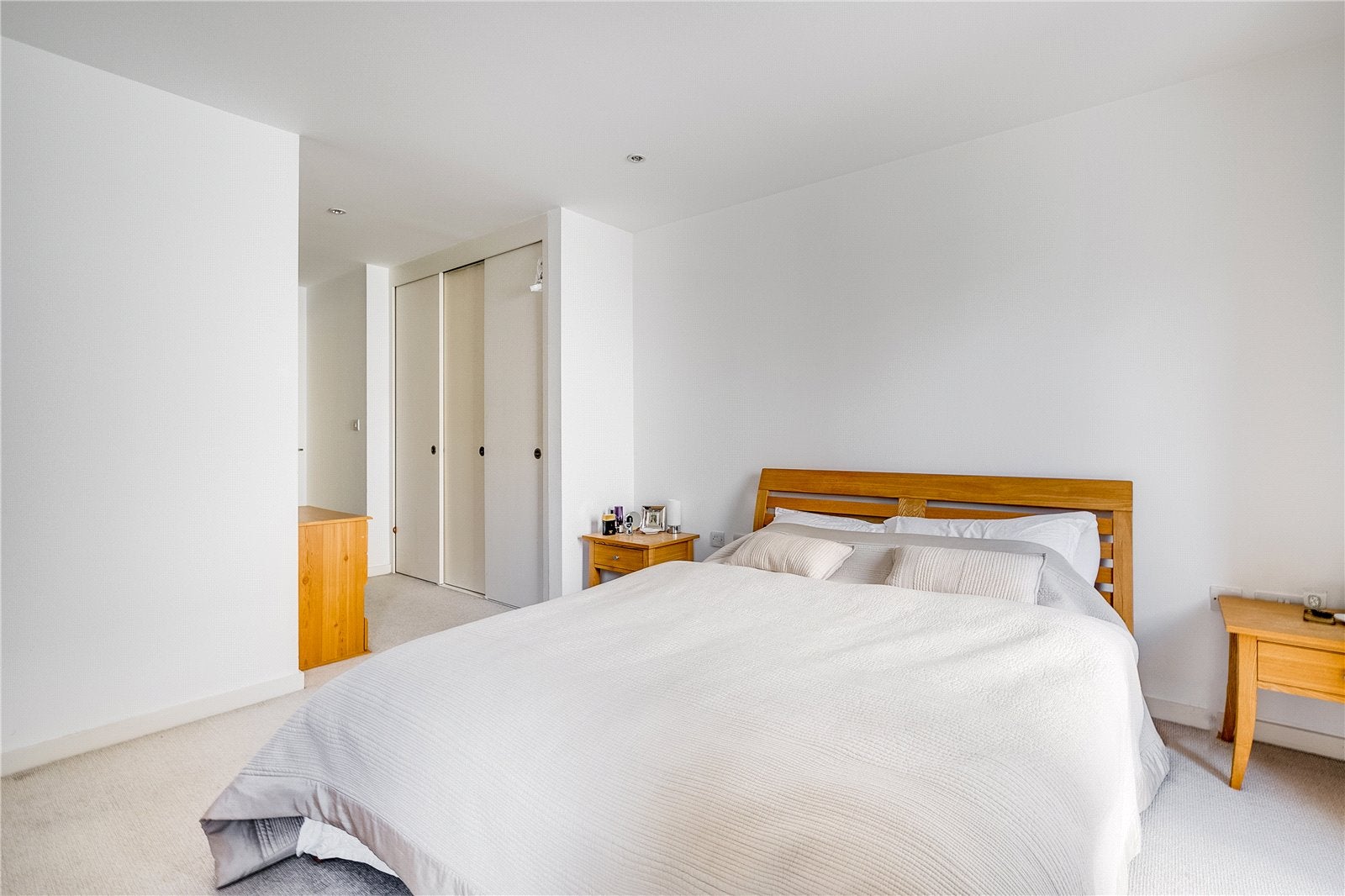 Flat Grafton Square in Greater London