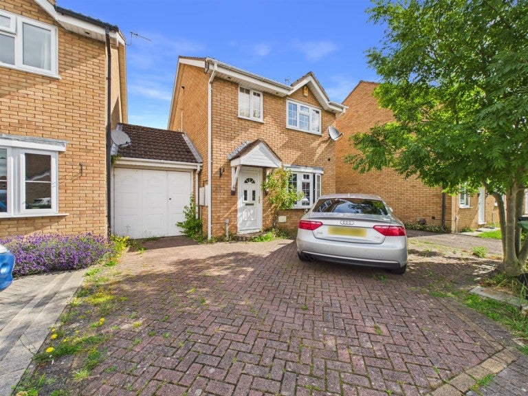 House Hazel Avenue in Wychavon