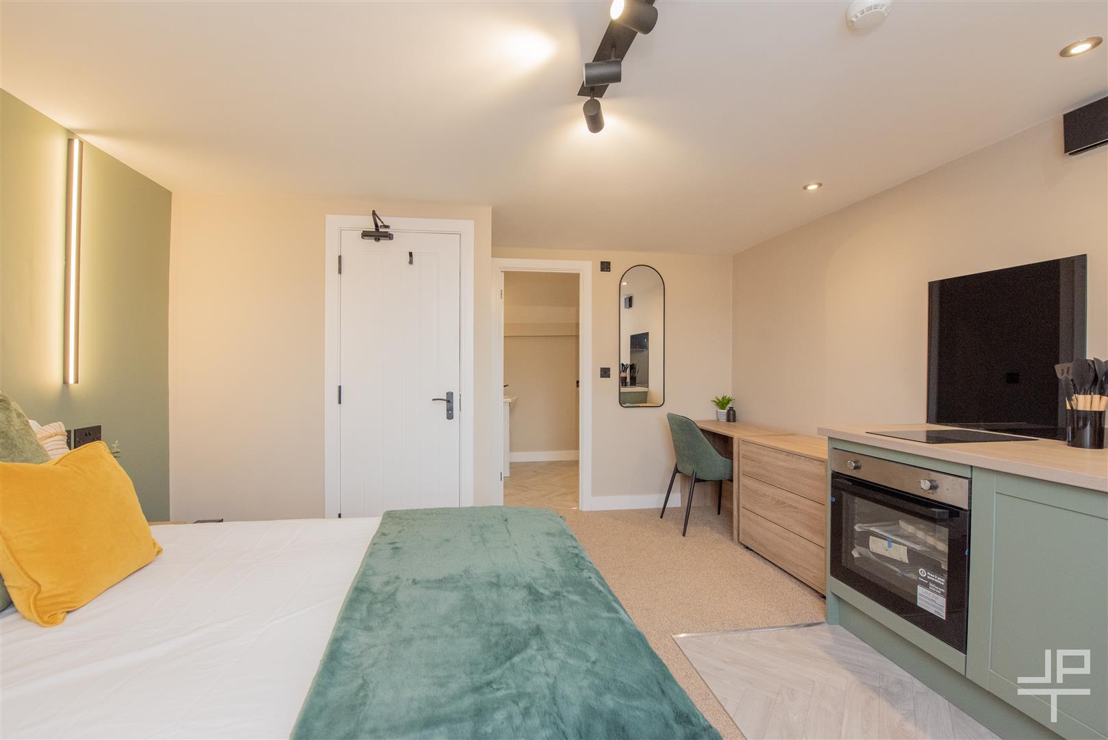 Room Gorsey Lane in Warrington
