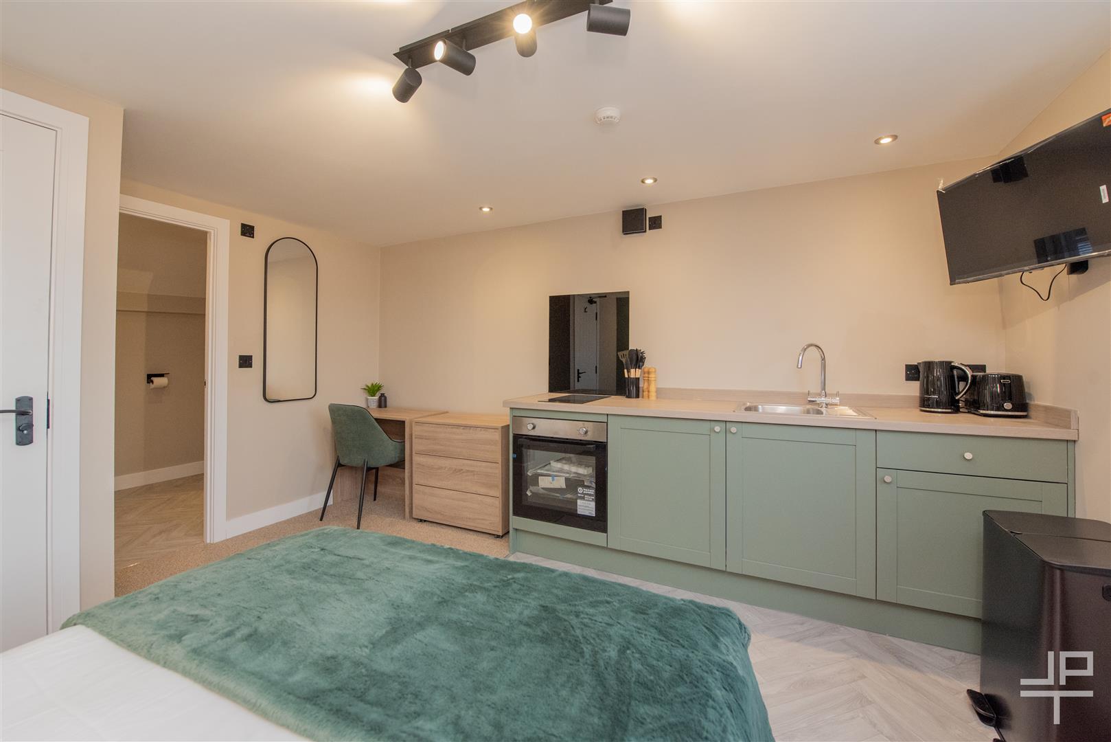 Room Gorsey Lane in Warrington