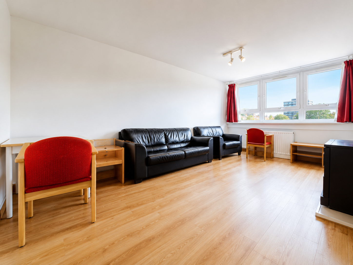 Flat Hall Place in City of Westminster