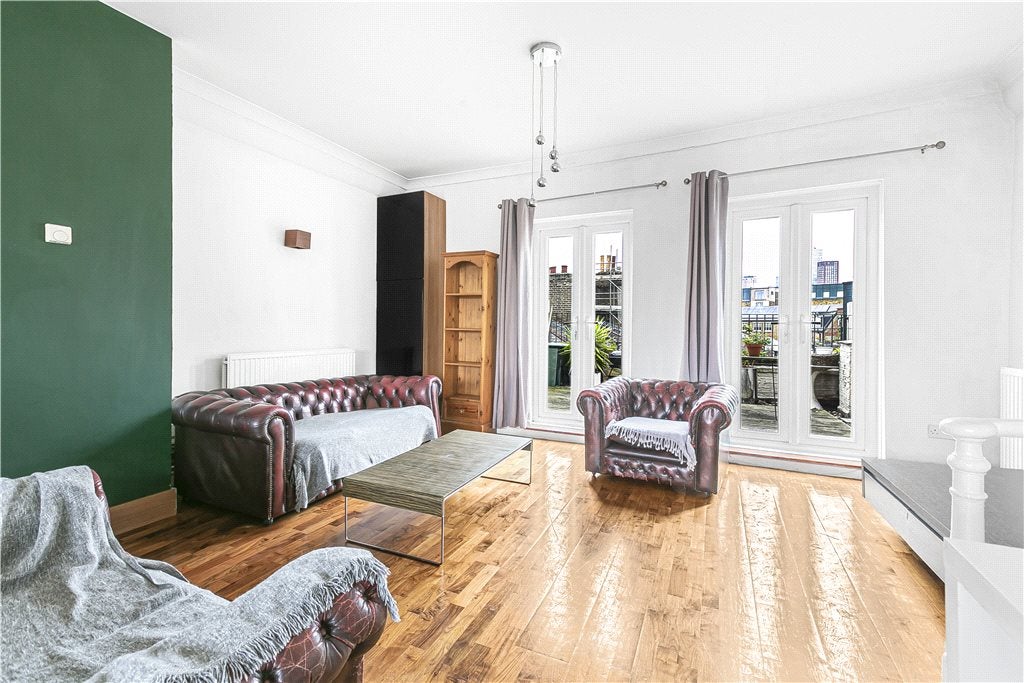 Flat Brixton Road in Greater London