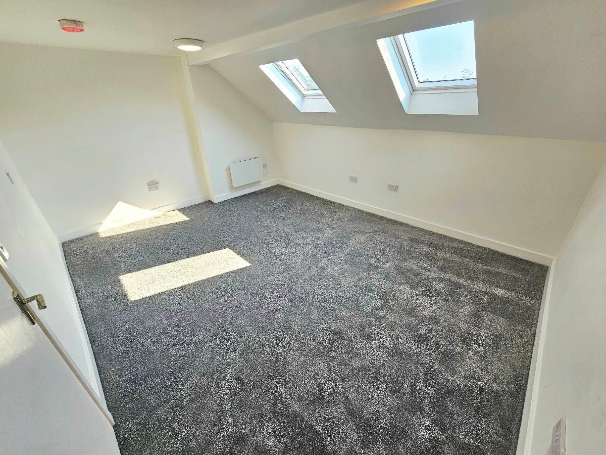 Flat Harwood Road in Manchester