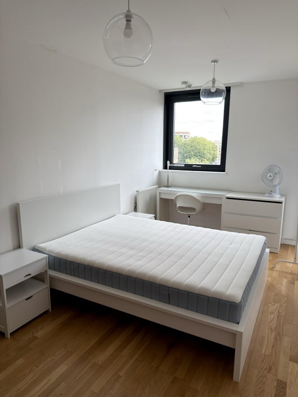 Room Amelia Street in Greater London