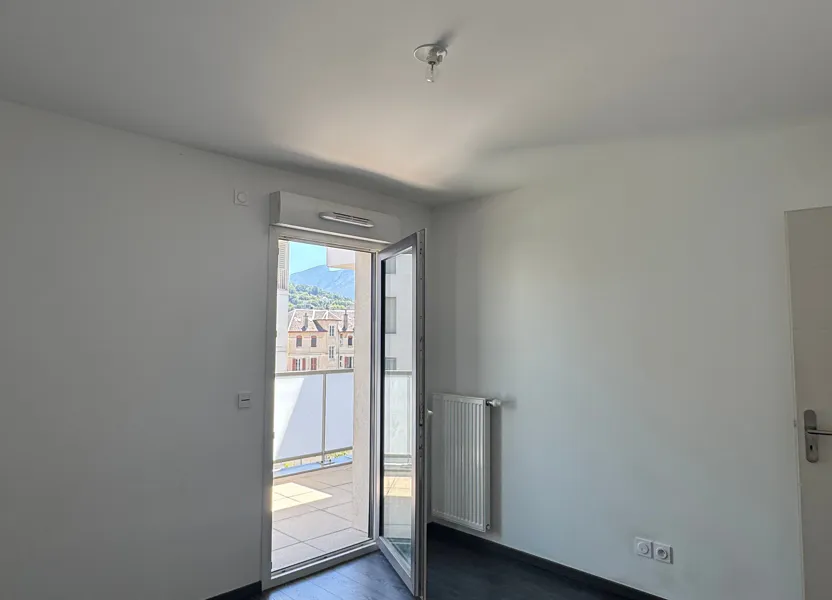 Flat Avenue du Docteur Desfrançois in Chambéry