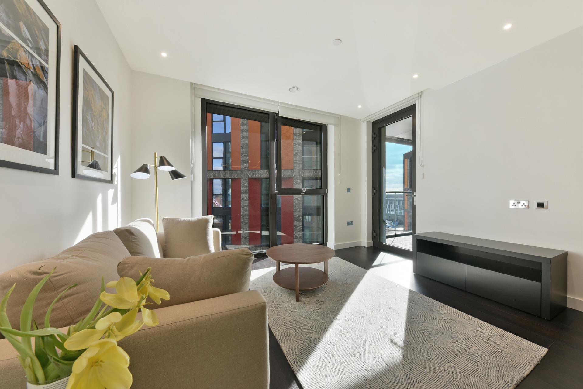 Flat Camlet Way in Greater London