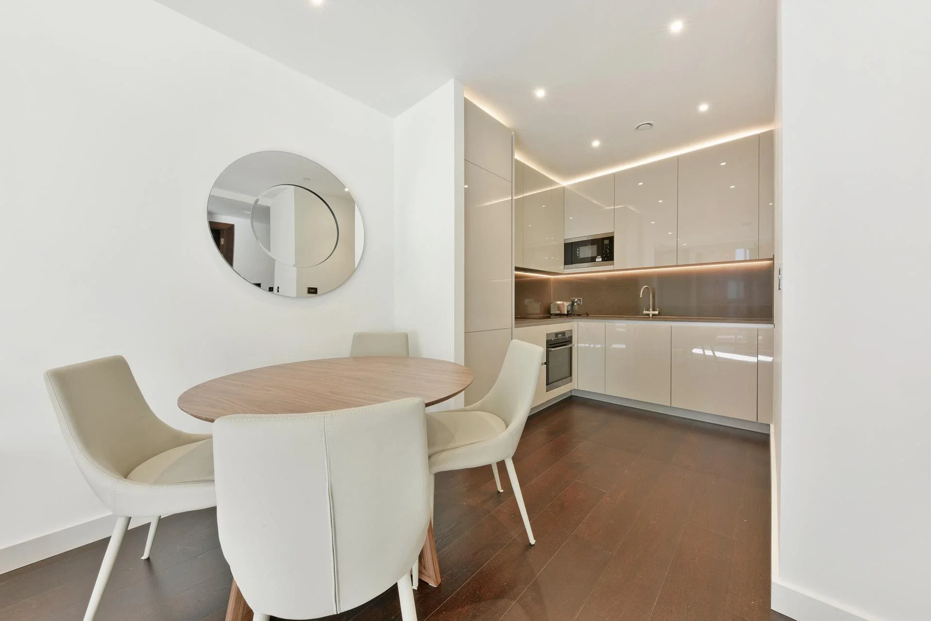 Flat Camlet Way in Greater London