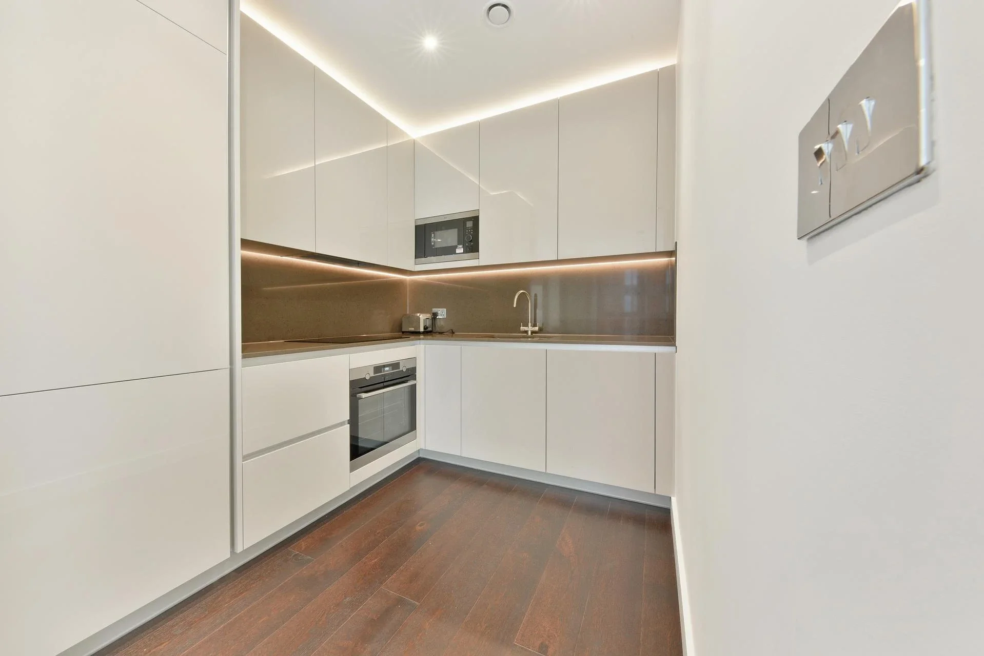 Flat Camlet Way in Greater London