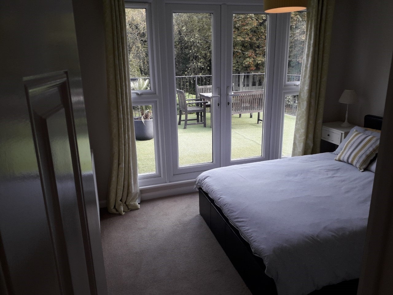 Room Chelsham Common Road in Chelsham