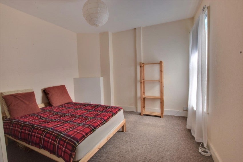 Flat St Albans Road in Watford