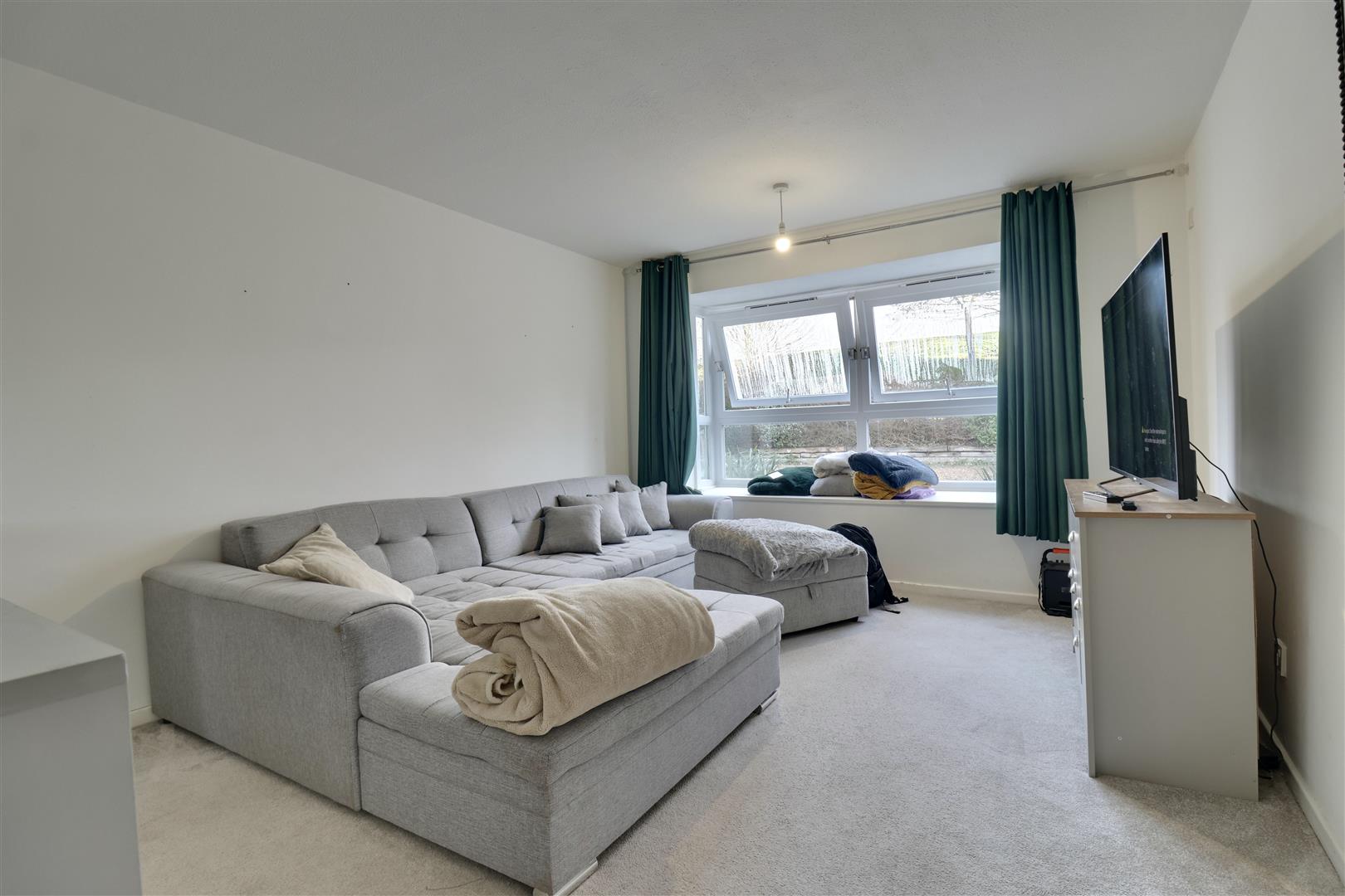 Flat Frobisher Close in Gosport
