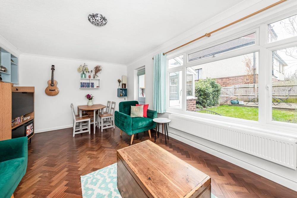 House Roundhay Close in Greater London